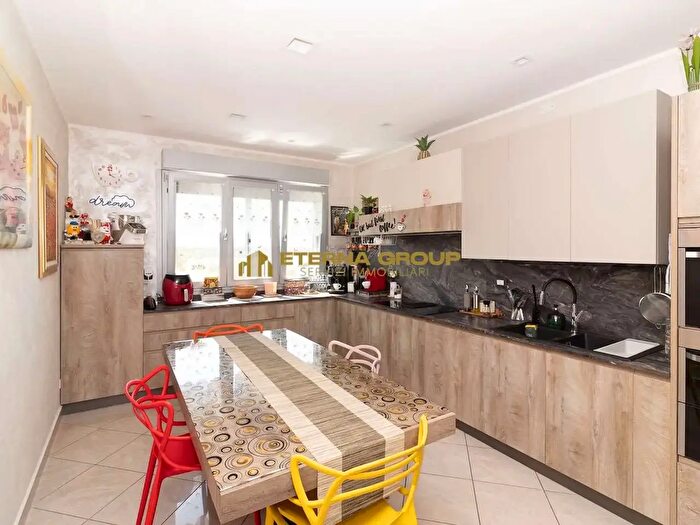 Appartamento quadrilocale in vendita in Via Pracavallo, Nichelino