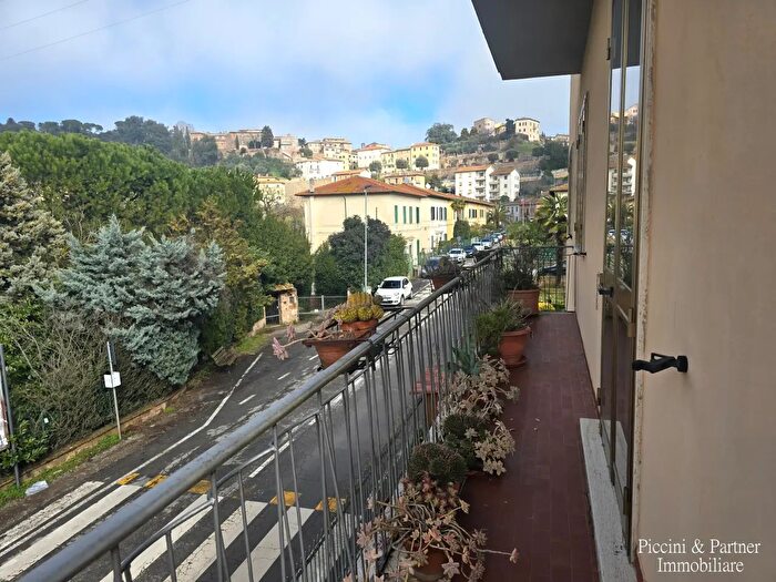 Appartamento con 5 locali in vendita in Via Fratelli Rosselli, Chiusi