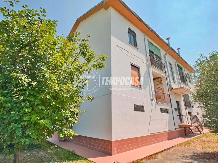 Appartamento trilocale in vendita in Strada Vicinale Torre, Novara
