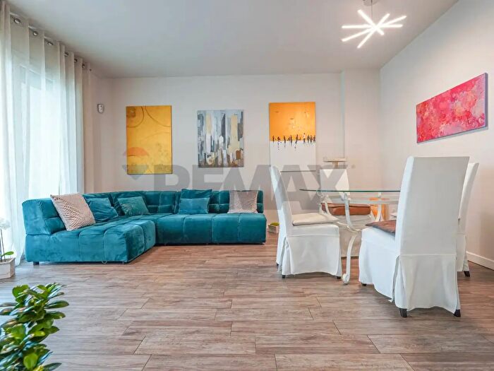 Appartamento trilocale in vendita in Via Pier Paolo Pasolini, Milano