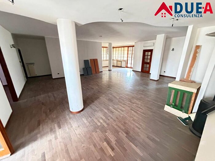 Appartamento quadrilocale in affitto in Via Rinascimento, Sant'Arpino