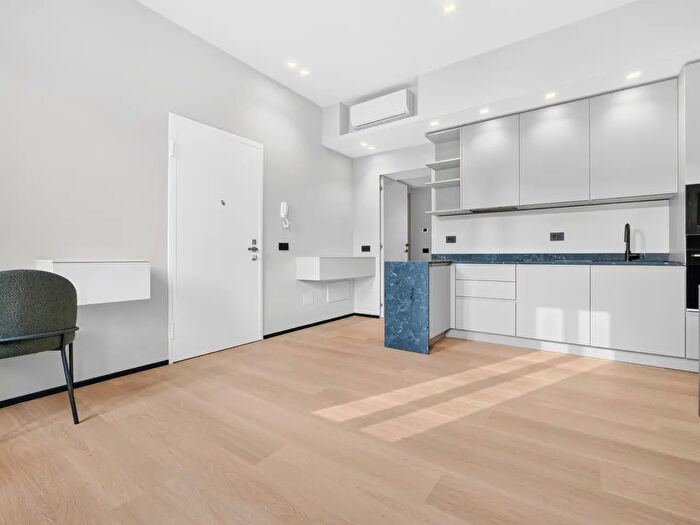 Appartamento trilocale in affitto in Via Sant'Anna N, Arese