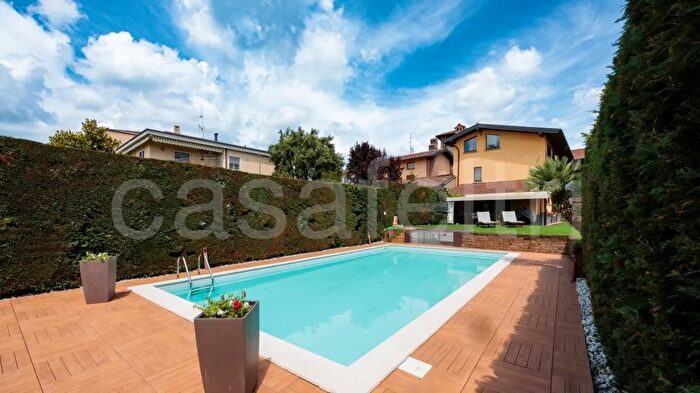 Casa quadrilocale in vendita in Brembate di Sopra Via San Zenone Bergamo Provincia Brembate di Sopra, Brembate Di Sopra