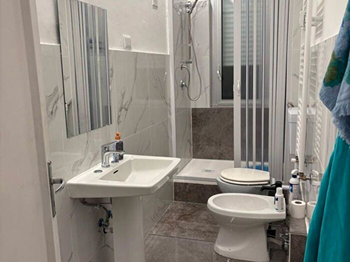 Appartamento trilocale in affitto in Via Stefanina Moro, Quezzi, Genova