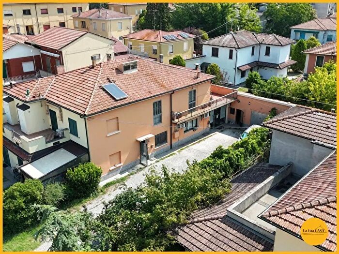 Casa con 6 locali in vendita in Via Unità, Molinella