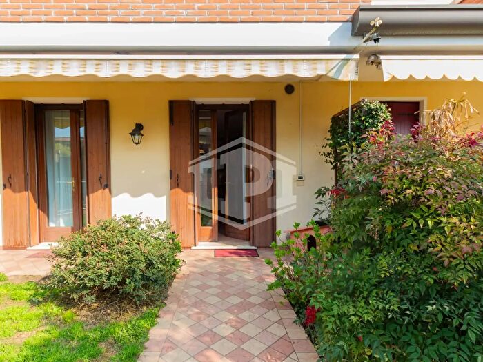 Casa con 7 locali in vendita in Via Euganea, Teolo