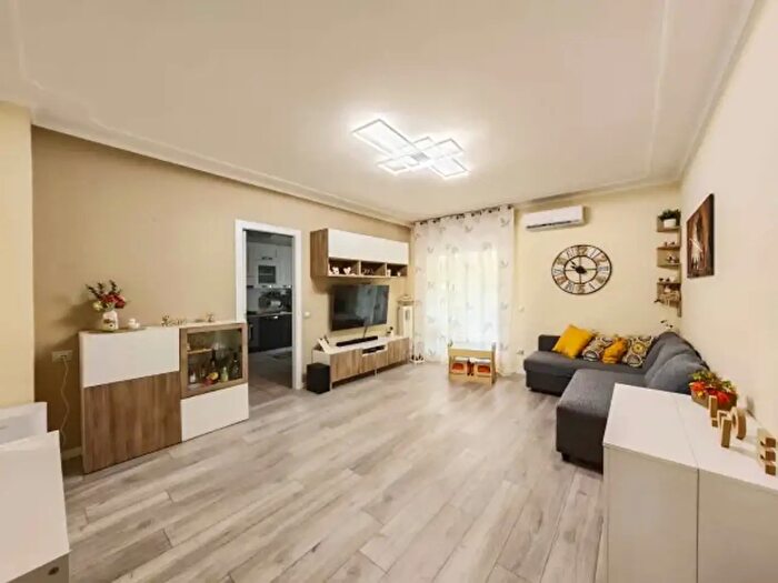 Appartamento trilocale in vendita in Via Paradigna, Parma