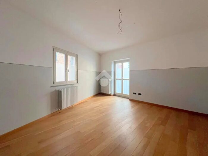 Appartamento con 6 locali in vendita in Via C Benso di Cavour, Asti