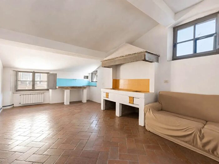 Appartamento con 5 locali in vendita in Firenze