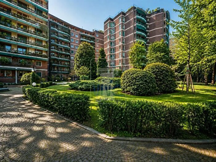 Appartamento trilocale in vendita in Via Giancarlo Sismondi, Milano