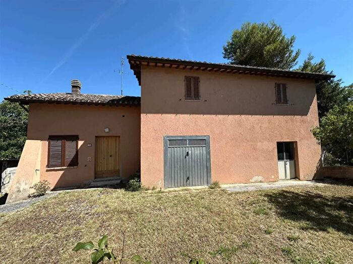 Casa trilocale in vendita in San Severino Marche