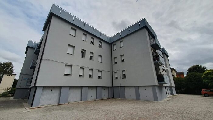 Appartamento trilocale in vendita in Via Seminario, Finale Emilia