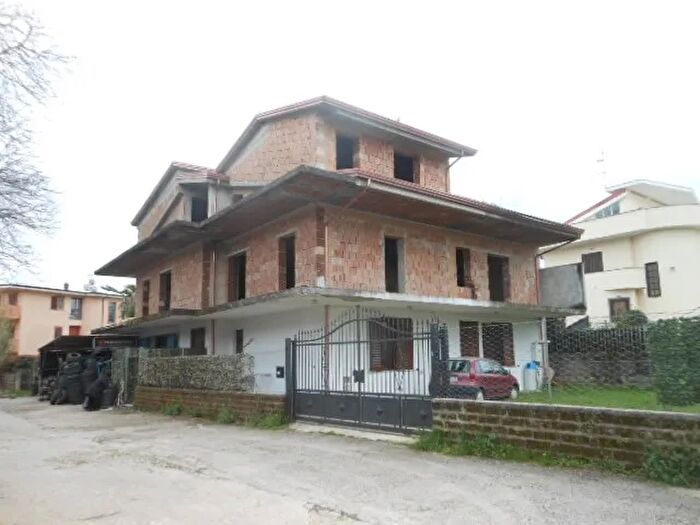 Casa con 9 locali in vendita in Via Niccolo Paganini, Vairano Patenora