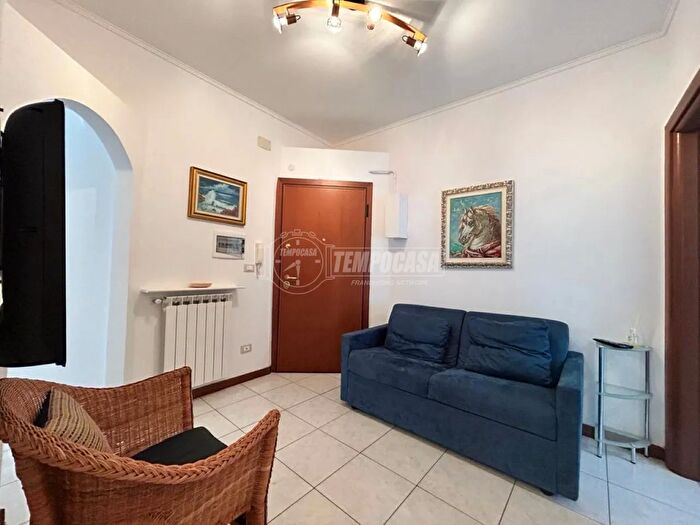 Appartamento trilocale in vendita in Via Piave, Varazze