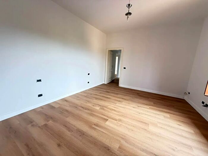 Appartamento trilocale in vendita in Via Pistoiese, Firenze