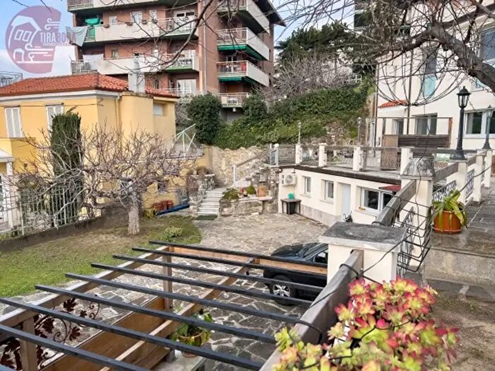 Casa trilocale in vendita in Via di Chiadino, Trieste