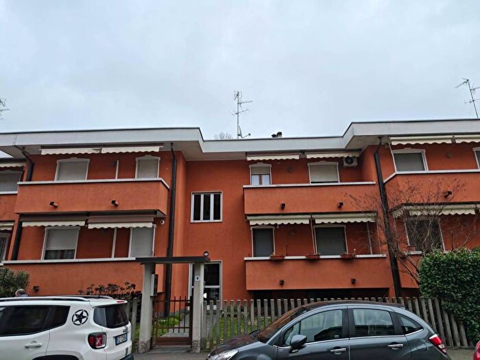 Appartamento trilocale in affitto in via ariberto da dugnano, Semicentro, Paderno Dugnano