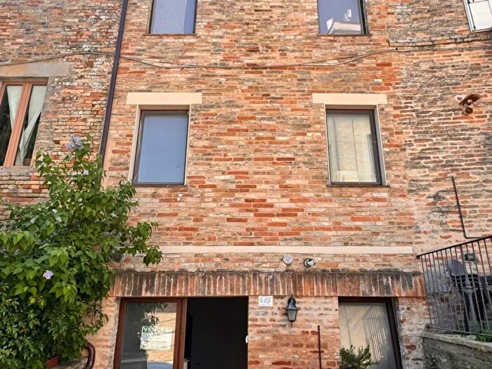 Casa con 7 locali in vendita in Via Trento E Trieste, Monte Vidon Corrado