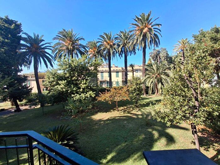 Appartamento con 6 locali in affitto in Via Carlo Garbieri, Albaro, Genova