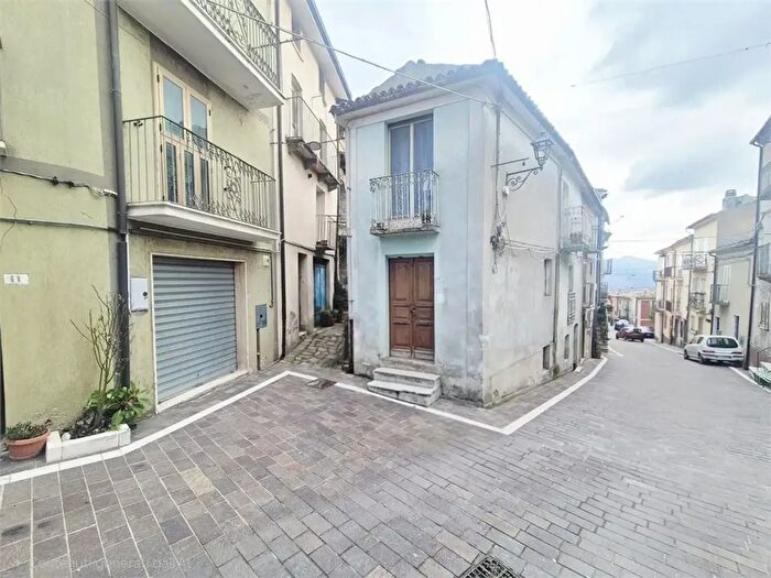 Casa con 5 locali in vendita in Via Roma, Guilmi