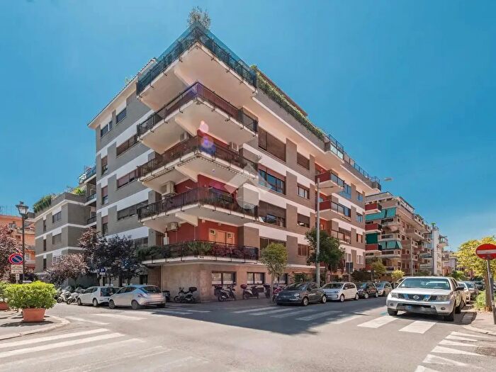 Appartamento monolocale in vendita in Via Arbia, Roma