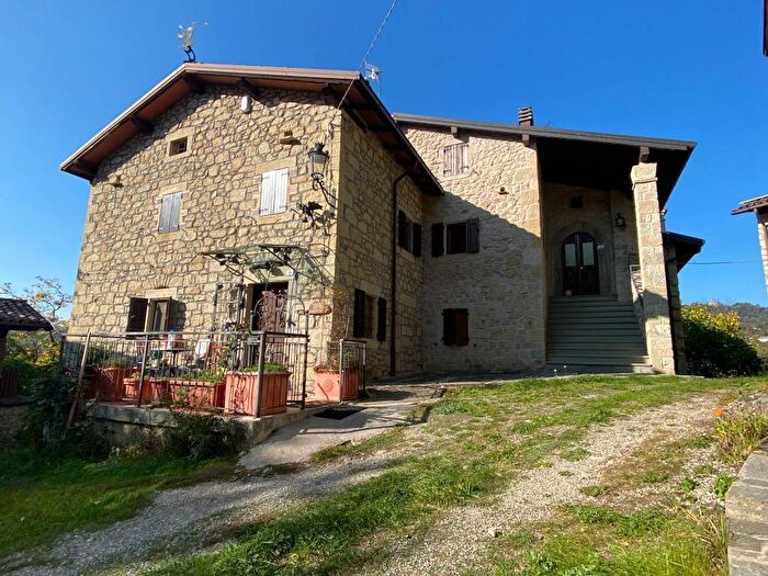 Casa con 6 locali in vendita in Pavullo nel Frignano
