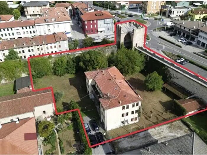 Casa con 6 locali in vendita in Corso Mazzini, Marostica