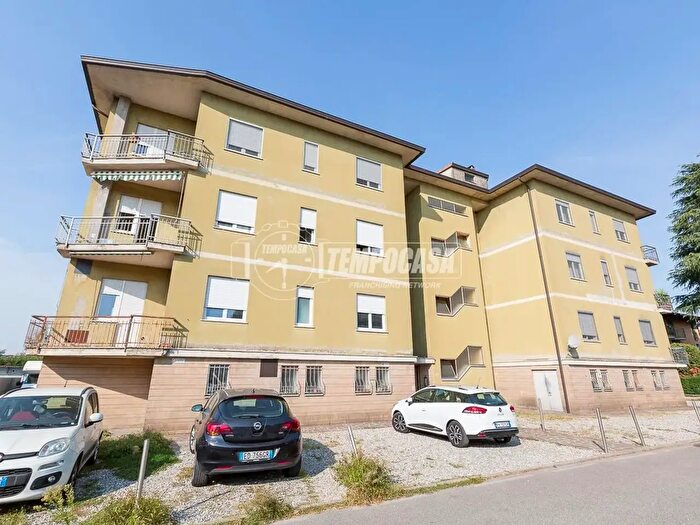 Appartamento trilocale in vendita in Vicolo Clavelli, Bagnolo Cremasco