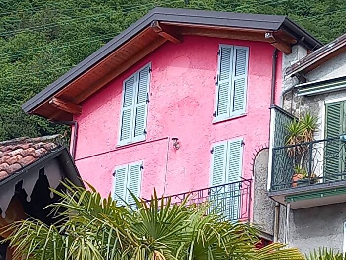 Appartamento bilocale in affitto in Via Padre Luigi Mellera, Fiumelatte, Varenna