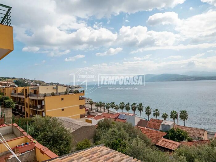 Appartamento quadrilocale in vendita in Via Consolare Pompea, Messina