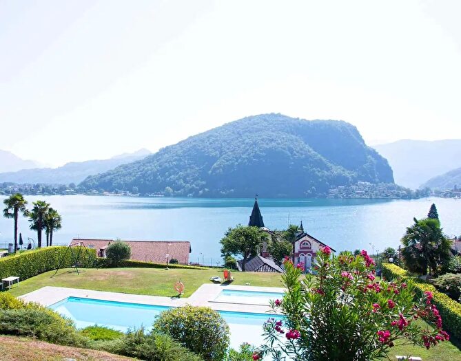 Appartamento trilocale in vendita in Lavena Ponte Tresa