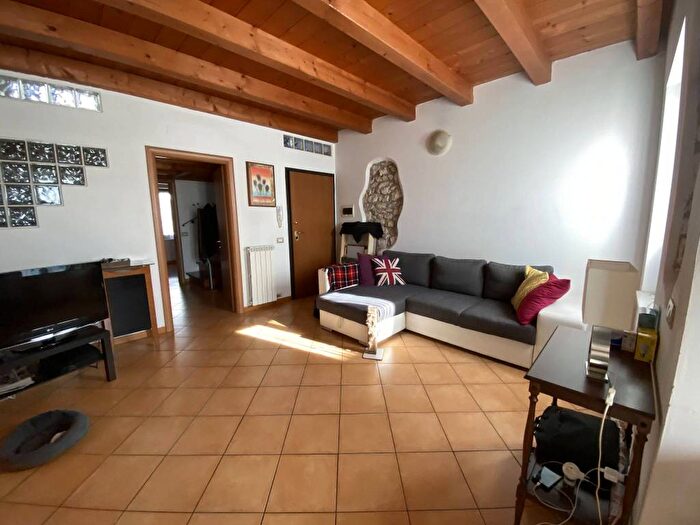 Appartamento trilocale in affitto in Via Antonio Salieri, San Michele Extra, Verona