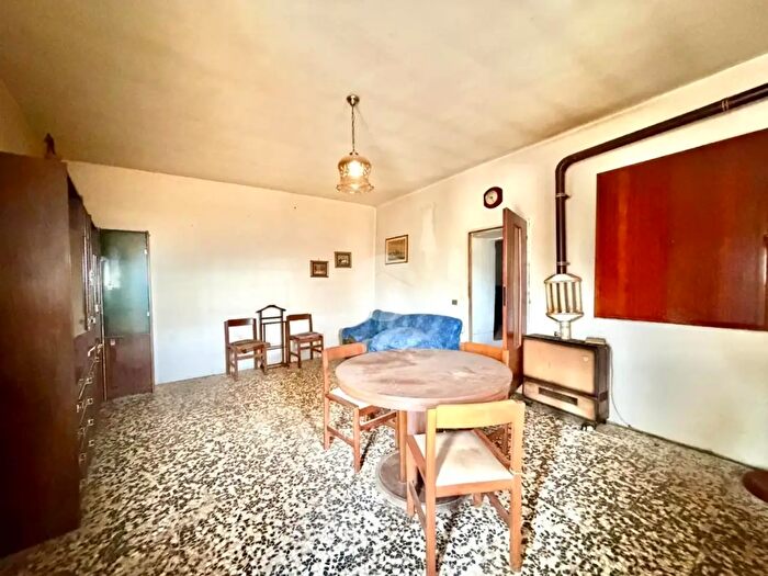Casa quadrilocale in vendita in Via Castello, Capriolo