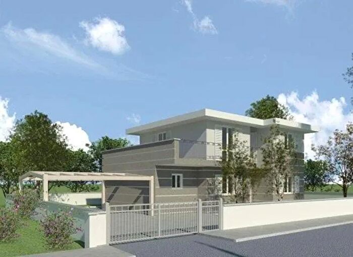 Casa quadrilocale in vendita in Reggio Emilia