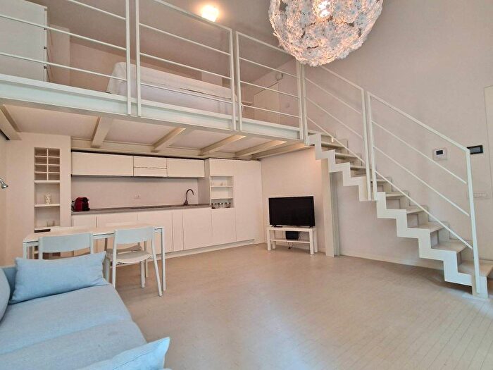 Appartamento monolocale in affitto in Via Luigi Canonica, Paolo Sarpi, Milano