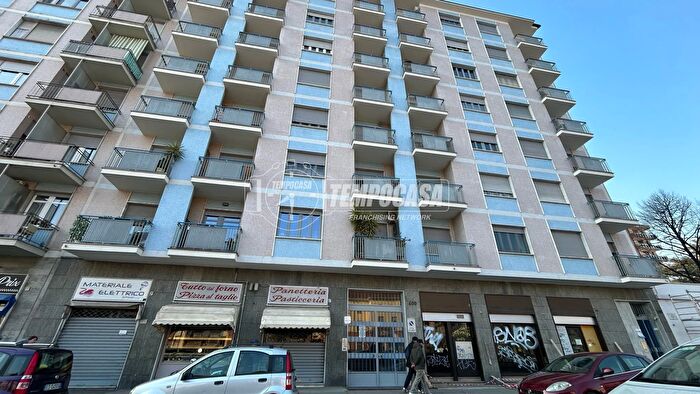 Appartamento trilocale in vendita in Via Nizza, Torino