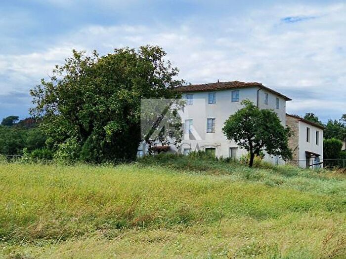 Casa con 6 locali in vendita in Traversa V Via della Pieve Santo Stefano, Lucca