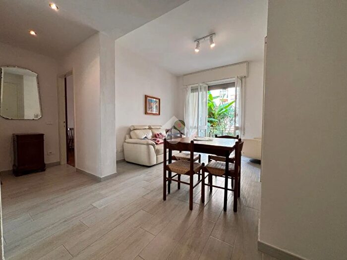 Appartamento quadrilocale in vendita in Via Tuia, Rapallo