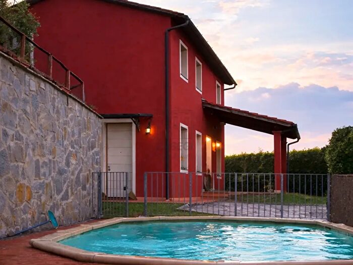 Casa con 6 locali in vendita in Via di Colognora, Capannori