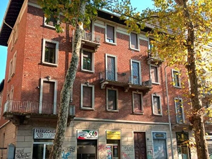 Appartamento trilocale in affitto in via GIAMBELLINO, Giambellino, Milano