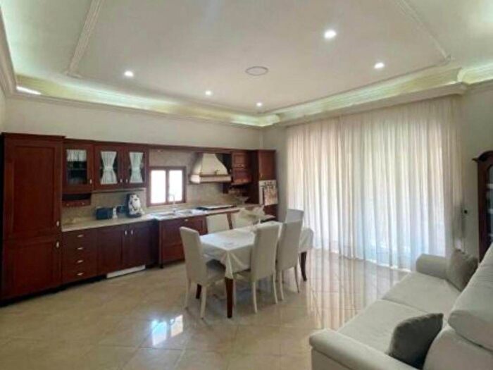 Appartamento trilocale in affitto in Via Enrico Ruta, Quartieri Spagnoli, Napoli
