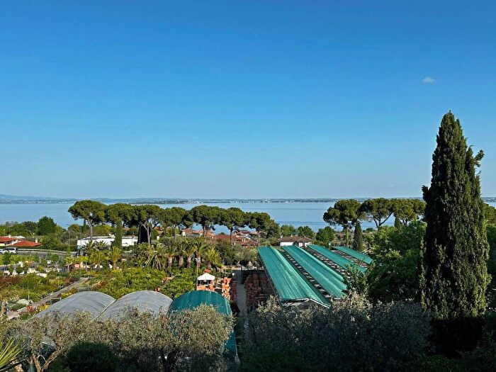 Casa trilocale in affitto in Via Antonio Meucci, Centro, Padenghe sul Garda