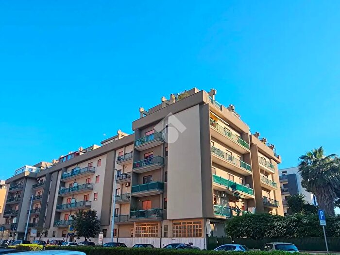 Appartamento quadrilocale in vendita in Via Avvocato Giacinto dellOlio, Trani