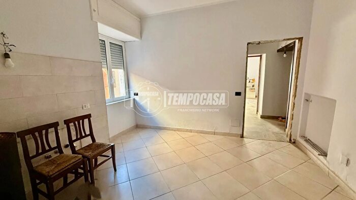 Appartamento trilocale in vendita in Via Cumana, Napoli