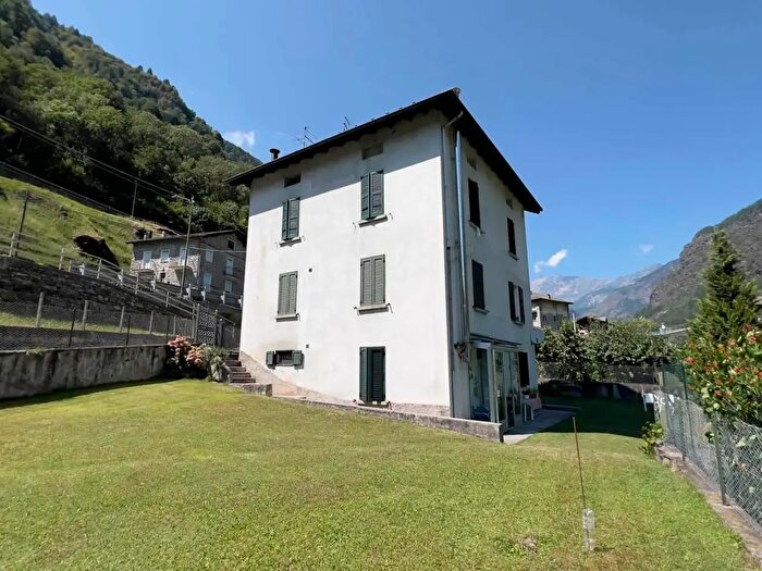 Appartamento quadrilocale in vendita in Torre Di Santa Maria