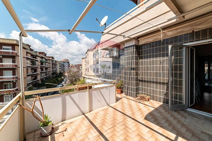 Appartamento quadrilocale in vendita in Via Domenico Morelli, Catania