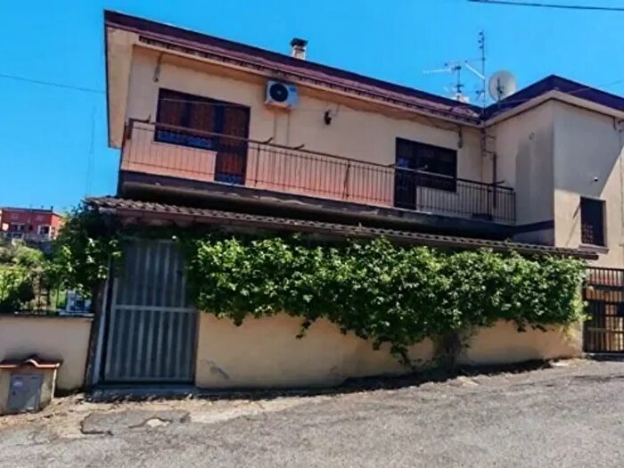 Appartamento con 5 locali in vendita in Via Sardigliano, Roma