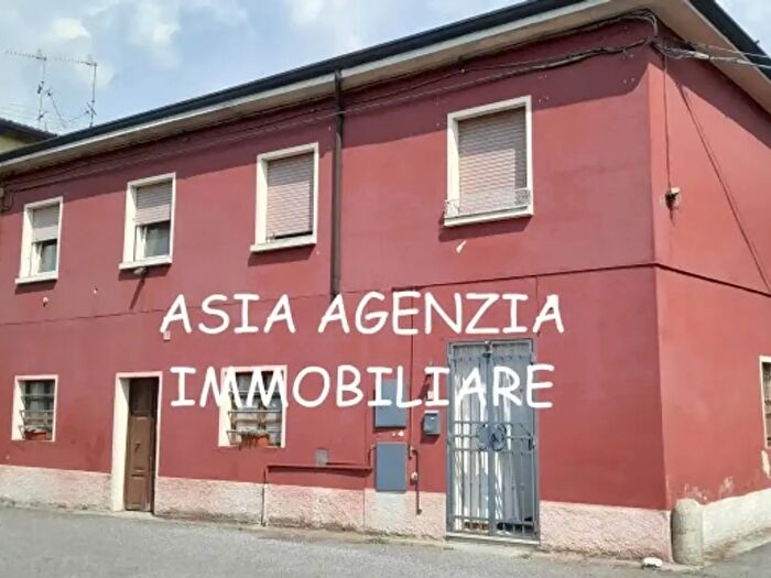 Casa quadrilocale in vendita in Via Camillo Benso di Cavour, Quinzano DOglio