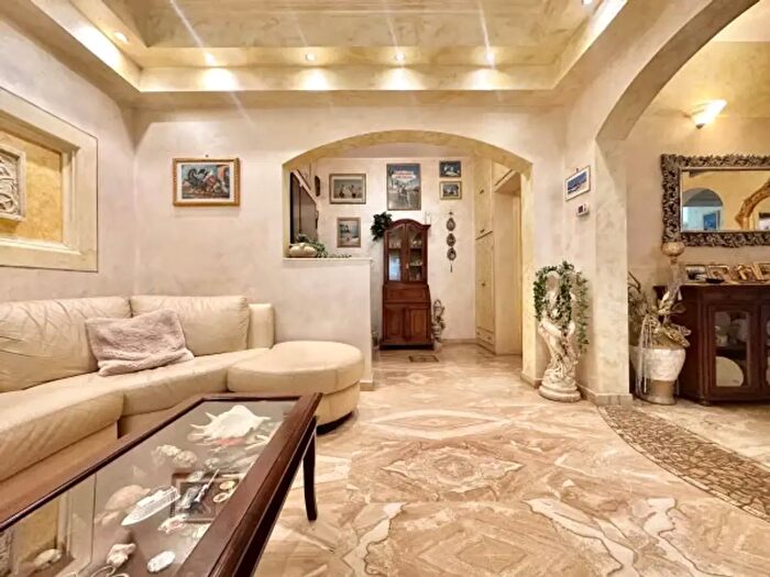 Appartamento trilocale in vendita in Via dei Platani, Guidonia Montecelio