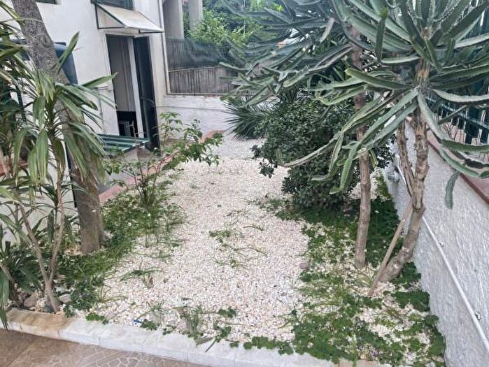 Casa con 6 locali in vendita in Via Monfalcone, Acireale